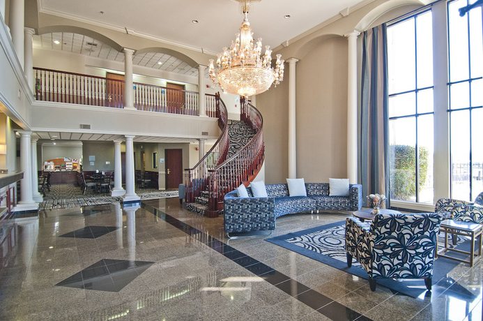 Imagen de los interiores del Hotel Holiday Inn Express and Suites Lake Charles, An Ihg. Foto 13