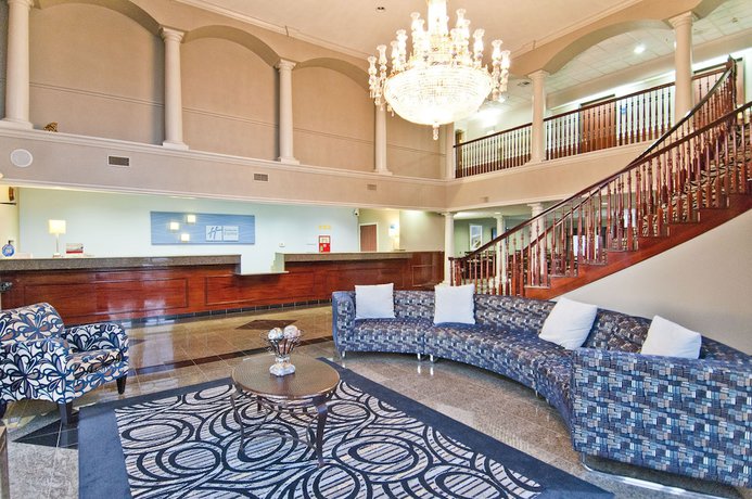 Imagen de los interiores del Hotel Holiday Inn Express and Suites Lake Charles, An Ihg. Foto 15