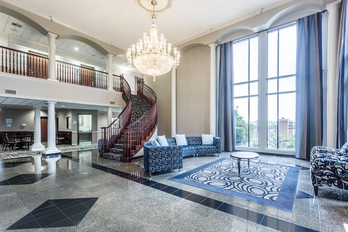 Imagen de los interiores del Hotel Holiday Inn Express and Suites Lake Charles, An Ihg. Foto 16