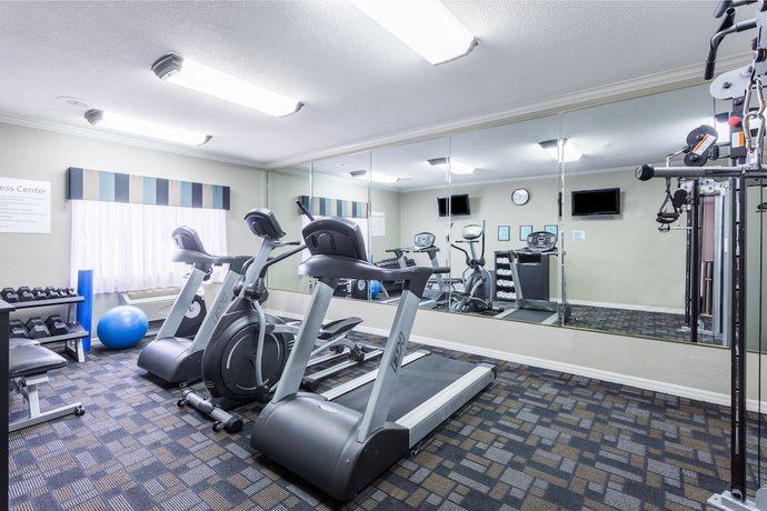 Imagen de los interiores del Hotel Holiday Inn Express and Suites Lake Charles, An Ihg. Foto 18