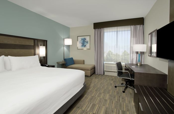 Imagen de la habitación del Hotel Holiday Inn Express and Suites Lake Charles South Casino Area, an IHG. Foto 3