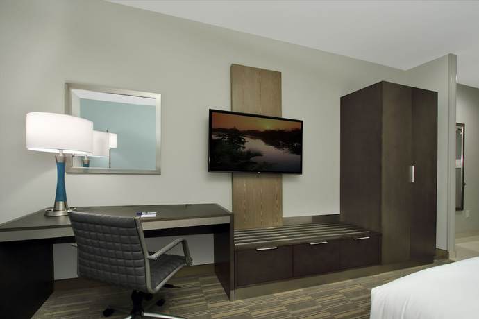 Imagen de la habitación del Hotel Holiday Inn Express and Suites Lake Charles South Casino Area, an IHG. Foto 11