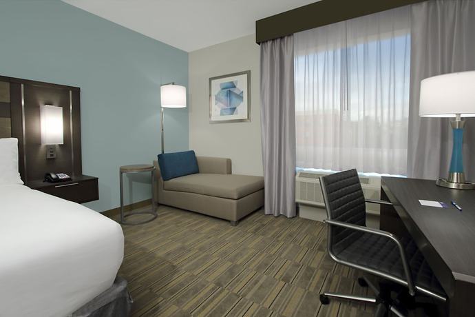 Imagen de la habitación del Hotel Holiday Inn Express and Suites Lake Charles South Casino Area, an IHG. Foto 13