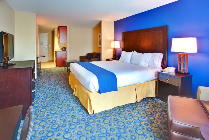 Imagen de la habitación del Hotel Holiday Inn Express and Suites, Lake Elsinore, An Ihg. Foto 3