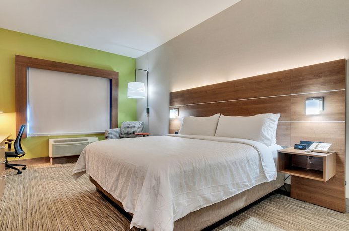 Imagen de la habitación del Hotel Holiday Inn Express and Suites, Lake Elsinore, An Ihg. Foto 5