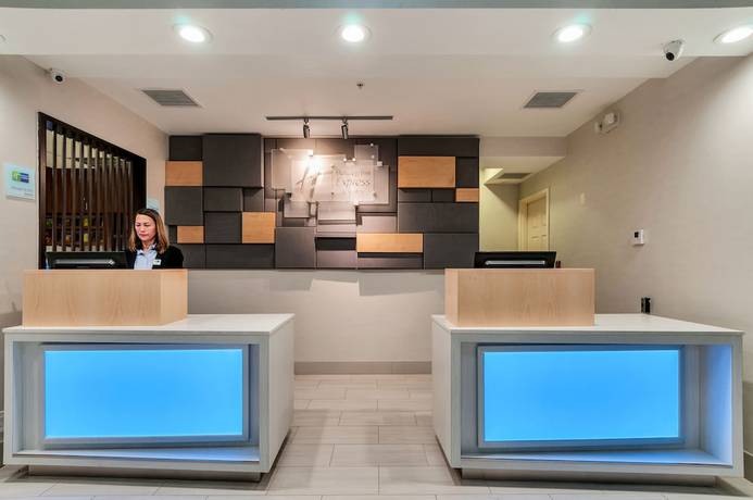 Imagen de los interiores del Hotel Holiday Inn Express and Suites, Lake Elsinore, An Ihg. Foto 15