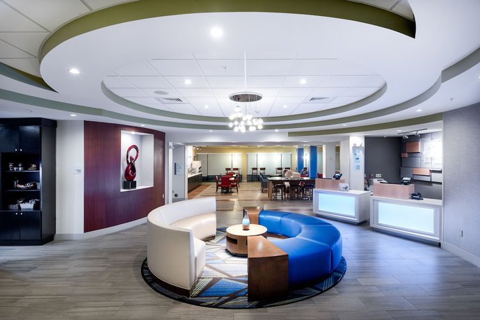 Imagen de los interiores del Hotel Holiday Inn Express and Suites Lakeland South, An Ihg. Foto 16