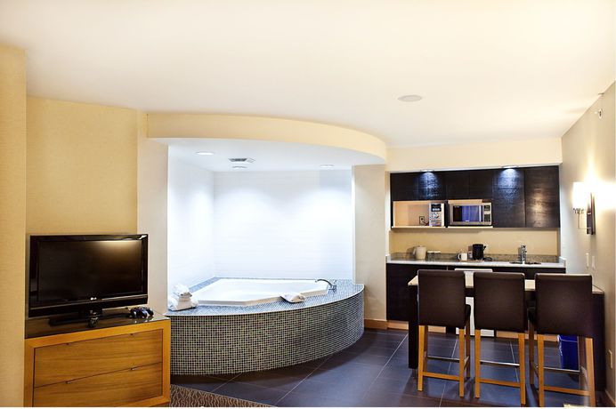 Imagen de la habitación del Hotel Holiday Inn Express and Suites Langley, An Ihg. Foto 5