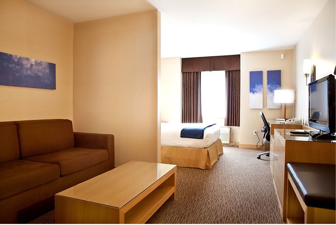 Imagen de la habitación del Hotel Holiday Inn Express and Suites Langley, An Ihg. Foto 11