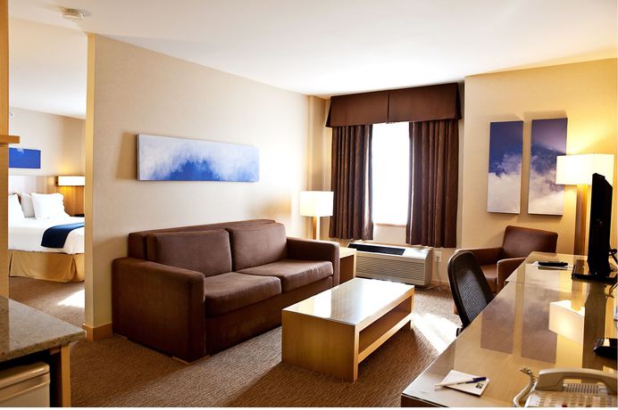 Imagen de la habitación del Hotel Holiday Inn Express and Suites Langley, An Ihg. Foto 13