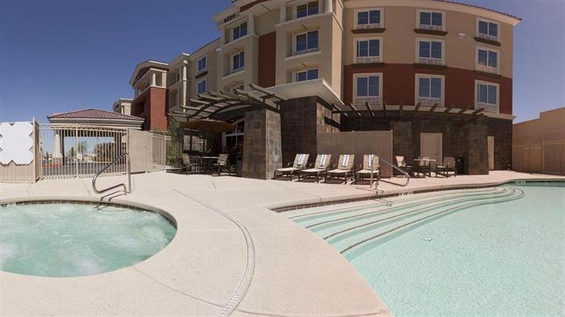 Imagen de la piscina del Hotel Holiday Inn Express and Suites Las Vegas Sw - Spring Valley, An Ihg. Foto 16