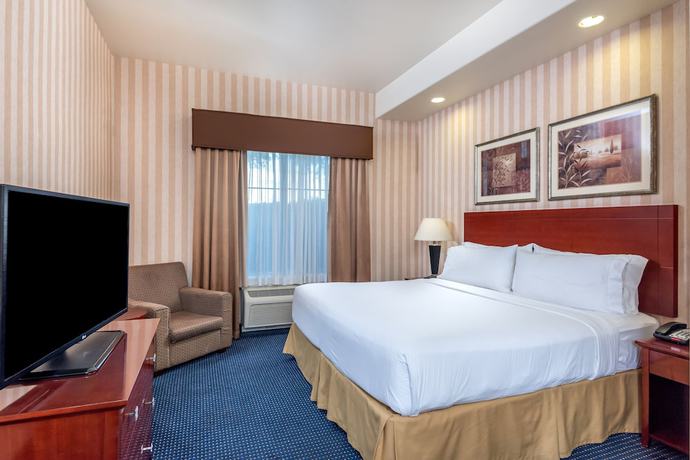 Imagen de la habitación del Hotel Holiday Inn Express and Suites Lathrop - South Stockton, An Ihg. Foto 3