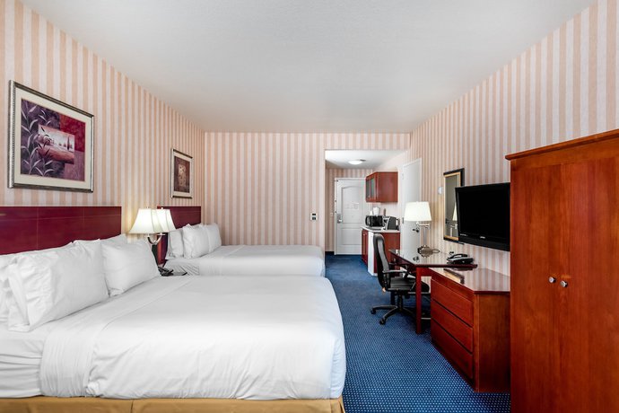 Imagen de la habitación del Hotel Holiday Inn Express and Suites Lathrop - South Stockton, An Ihg. Foto 10