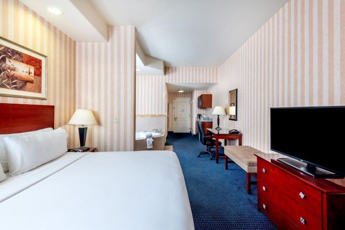 Imagen de la habitación del Hotel Holiday Inn Express and Suites Lathrop - South Stockton, An Ihg. Foto 17