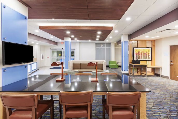 Imagen de los interiores del Hotel Holiday Inn Express and Suites Lenexa - Overland Park Area, An Ihg. Foto 16