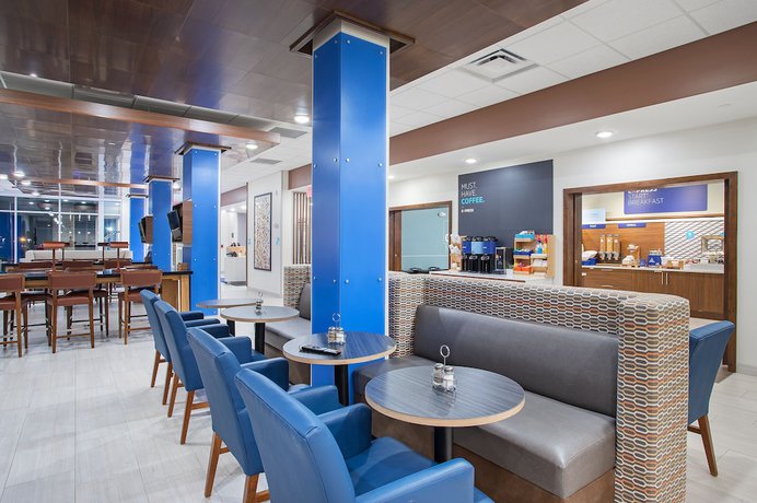 Imagen del bar/restaurante del Hotel Holiday Inn Express and Suites Lexington W - Versailles, an IHG. Foto 3