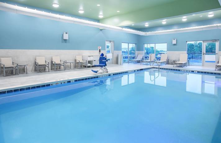 Imagen de la piscina del Hotel Holiday Inn Express and Suites Lexington W - Versailles, an IHG. Foto 19