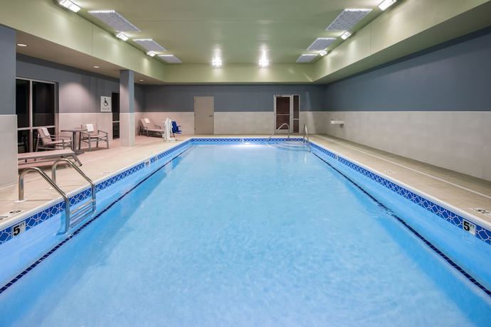 Imagen de la piscina del Hotel Holiday Inn Express and Suites Lexington W - Versailles, an IHG. Foto 20