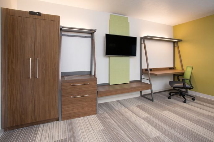 Imagen de la habitación del Hotel Holiday Inn Express and Suites Lexington W - Versailles, an IHG. Foto 9