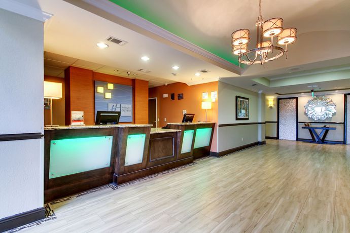 Imagen de los interiores del Hotel Holiday Inn Express and Suites Live Oak, An Ihg. Foto 18