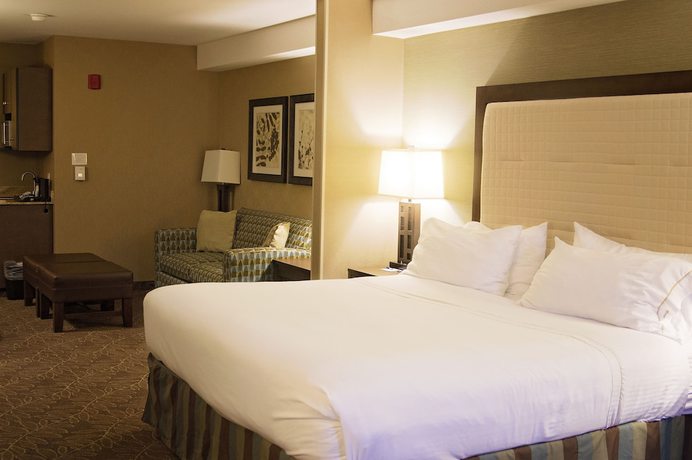 Imagen de la habitación del Hotel Holiday Inn Express and Suites Logan by IHG. Foto 2