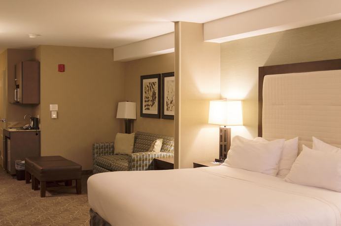 Imagen de la habitación del Hotel Holiday Inn Express and Suites Logan by IHG. Foto 3
