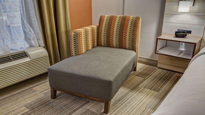 Imagen de la habitación del Hotel Holiday Inn Express and Suites London, An Ihg. Foto 2