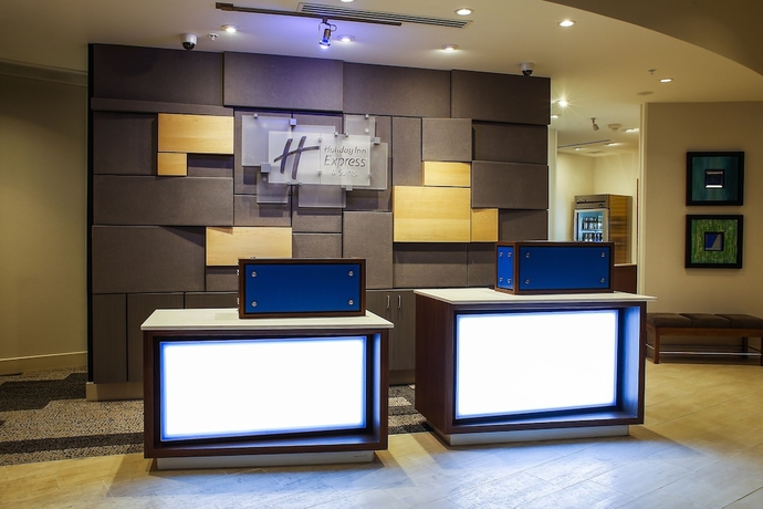 Imagen de los interiores del Hotel Holiday Inn Express and Suites Louisville Downtown, An Ihg. Foto 10