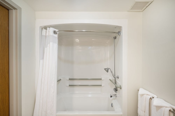 Imagen de la habitación del Hotel Holiday Inn Express and Suites Louisville East, An Ihg. Foto 4