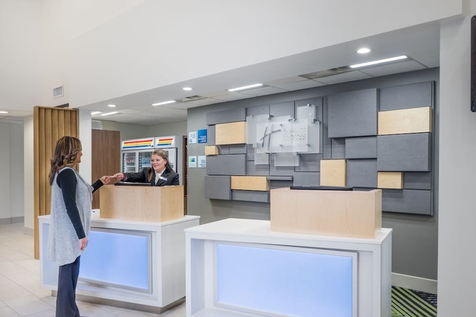 Imagen de los interiores del Hotel Holiday Inn Express and Suites Louisville East, An Ihg. Foto 18
