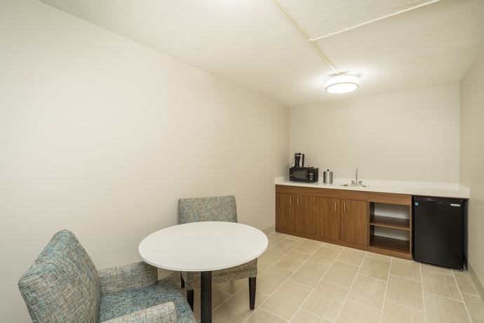 Imagen de la habitación del Hotel Holiday Inn Express and Suites Louisville East, An Ihg. Foto 14