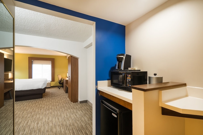 Imagen de la habitación del Hotel Holiday Inn Express and Suites Louisville East, An Ihg. Foto 15