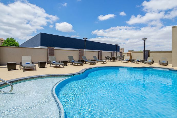 Imagen de la piscina del Hotel Holiday Inn Express and Suites Lubbock Central - Univ Area, An Ihg. Foto 20