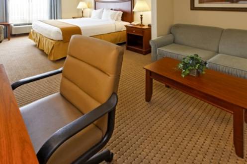 Imagen de la habitación del Hotel Holiday Inn Express and Suites Mansfield, An Ihg. Foto 11