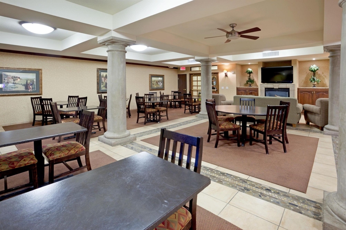 Imagen del bar/restaurante del Hotel Holiday Inn Express and Suites Marina - State Beach Area, An Ihg. Foto 3