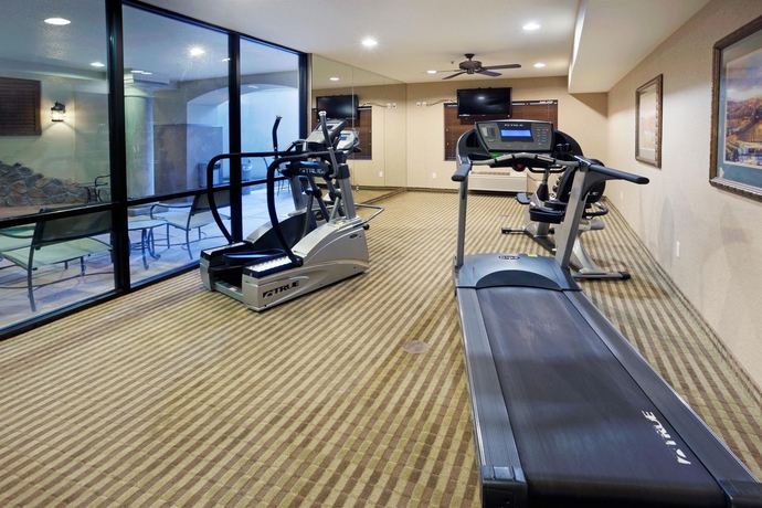 Imagen de los interiores del Hotel Holiday Inn Express and Suites Marina - State Beach Area, An Ihg. Foto 9