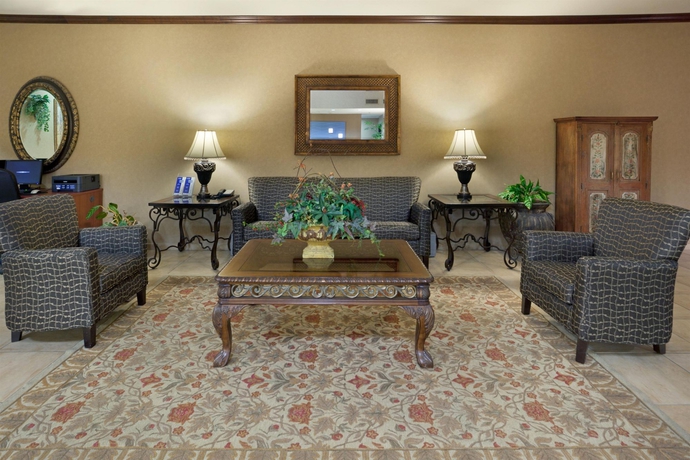 Imagen de los interiores del Hotel Holiday Inn Express and Suites Marina - State Beach Area, An Ihg. Foto 12