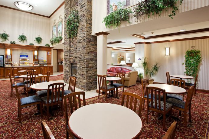 Imagen del bar/restaurante del Hotel Holiday Inn Express and Suites Marion, An Ihg, Marion. Foto 4