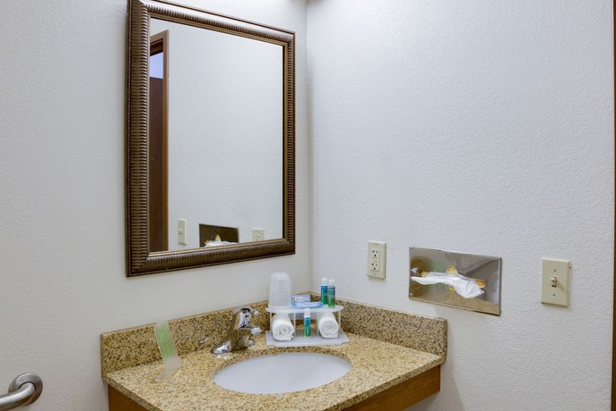 Imagen de la habitación del Hotel Holiday Inn Express and Suites Mattoon, An Ihg. Foto 6