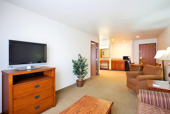 Imagen de la habitación del Hotel Holiday Inn Express and Suites Mattoon, An Ihg. Foto 7