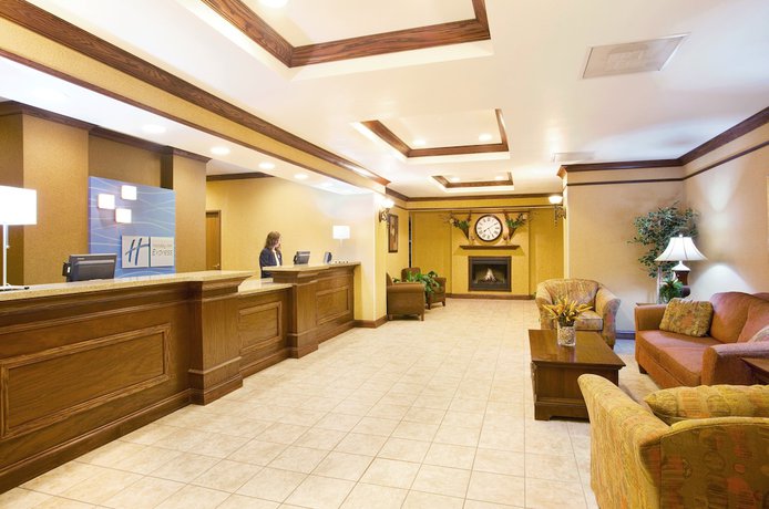 Imagen de los interiores del Hotel Holiday Inn Express and Suites Mattoon, An Ihg. Foto 18
