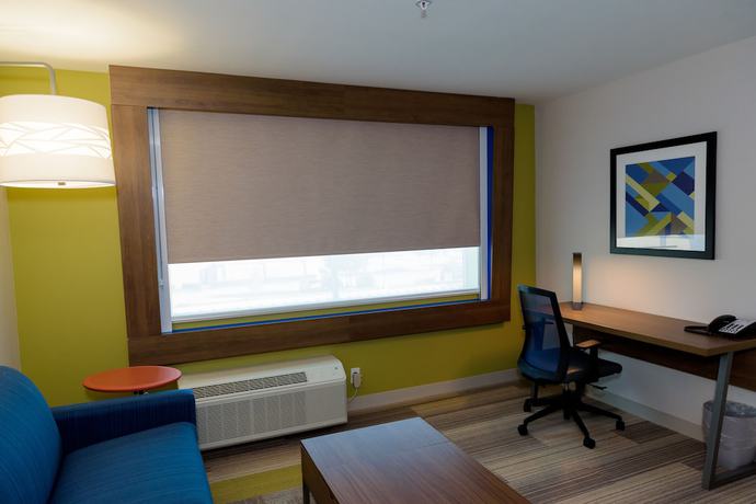 Imagen de la habitación del Hotel Holiday Inn Express and Suites Mckinney - Frisco East, An Ihg. Foto 6