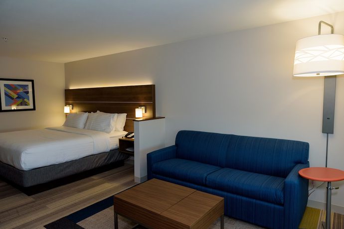 Imagen de la habitación del Hotel Holiday Inn Express and Suites Mckinney - Frisco East, An Ihg. Foto 7
