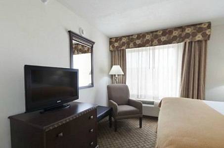 Imagen de la habitación del Hotel Holiday Inn Express and Suites Mcpherson, An Ihg. Foto 4