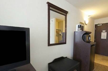 Imagen de la habitación del Hotel Holiday Inn Express and Suites Mcpherson, An Ihg. Foto 5