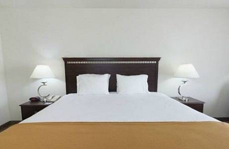 Imagen de la habitación del Hotel Holiday Inn Express and Suites Mcpherson, An Ihg. Foto 8