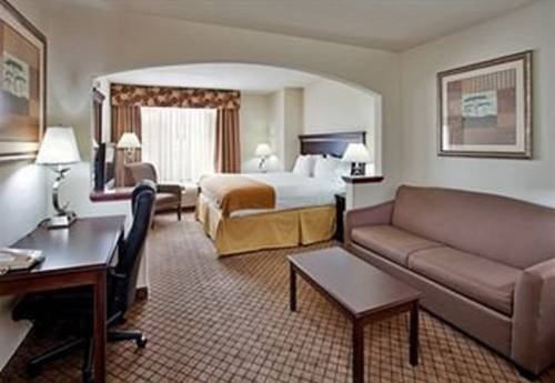 Imagen de la habitación del Hotel Holiday Inn Express and Suites Mcpherson, An Ihg. Foto 11
