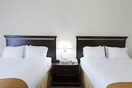 Imagen de la habitación del Hotel Holiday Inn Express and Suites Mcpherson, An Ihg. Foto 15