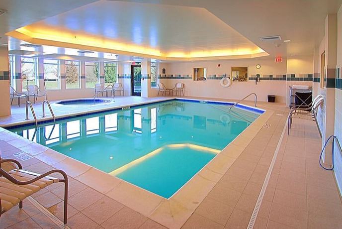 Imagen de la piscina del Hotel Holiday Inn Express and Suites Medford-central Point, An Ihg. Foto 20