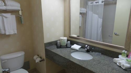 Imagen de la habitación del Hotel Holiday Inn Express and Suites Medicine Hat Transcanada Hwy 1, An Ihg. Foto 7